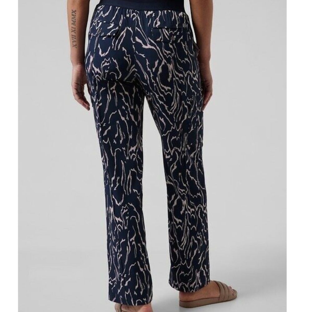 Athleta NWOT Printed Vienna Cargo Pant SIZE 4 - Picture 8 of 8